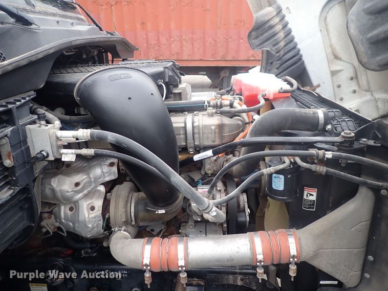 image for item DQ2982 2016 Freightliner Cascadia Evolution  semi truck