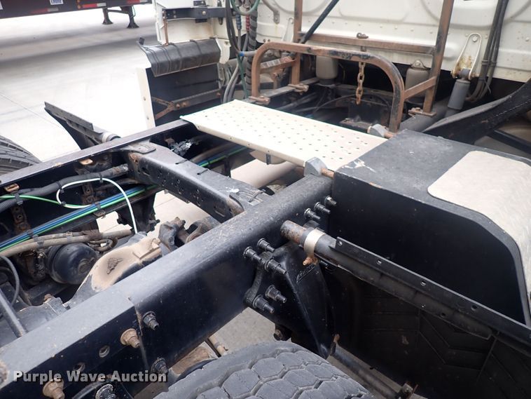 image for item DQ2982 2016 Freightliner Cascadia Evolution  semi truck