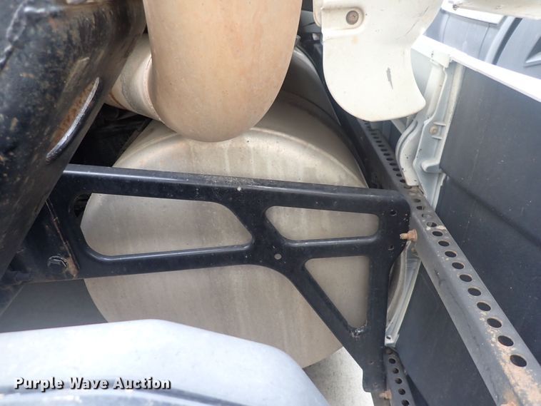 image for item DQ2982 2016 Freightliner Cascadia Evolution  semi truck