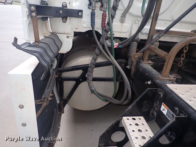 image for item DQ2982 2016 Freightliner Cascadia Evolution  semi truck