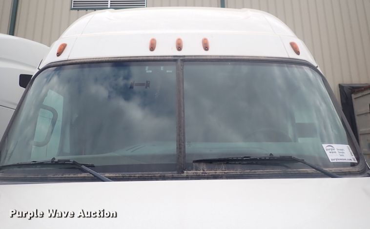 image for item DQ2982 2016 Freightliner Cascadia Evolution  semi truck