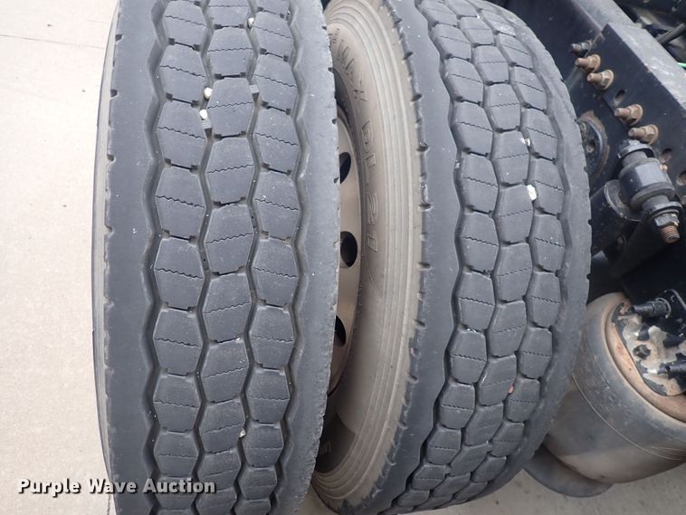 image for item DQ2982 2016 Freightliner Cascadia Evolution  semi truck