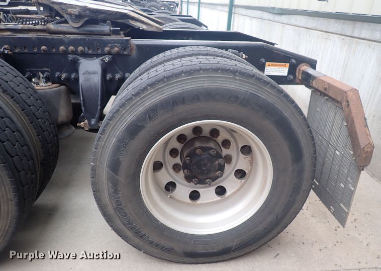 image for item DQ2982 2016 Freightliner Cascadia Evolution  semi truck