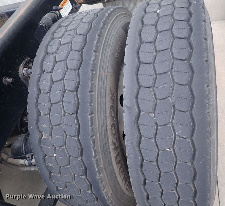 image for item DQ2982 2016 Freightliner Cascadia Evolution  semi truck