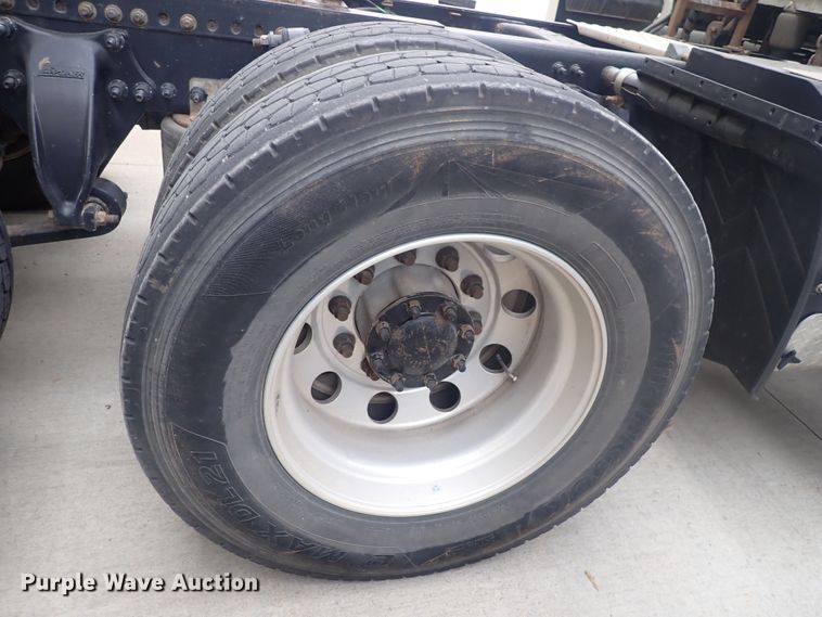 image for item DQ2982 2016 Freightliner Cascadia Evolution  semi truck