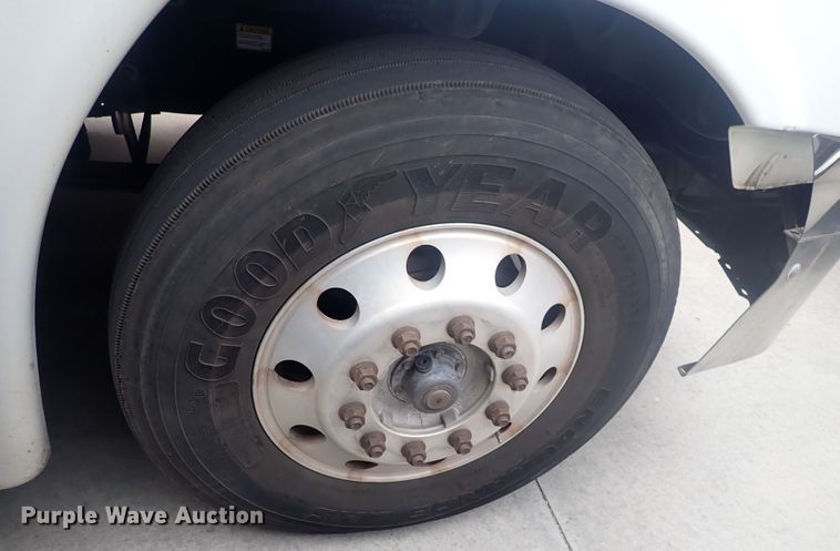 image for item DQ2982 2016 Freightliner Cascadia Evolution  semi truck