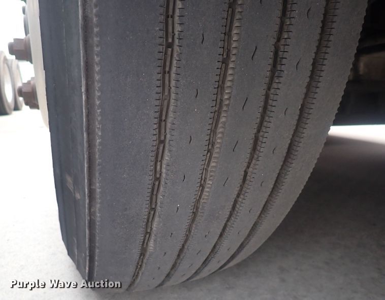 image for item DQ2982 2016 Freightliner Cascadia Evolution  semi truck