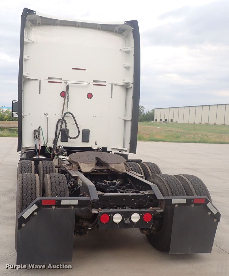 image for item DQ2983 2017 Kenworth T680  semi truck