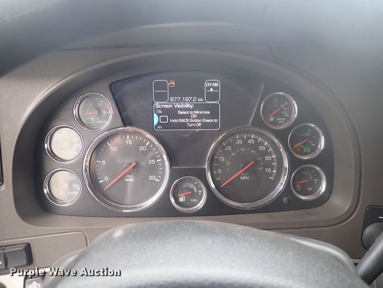 image for item DQ2983 2017 Kenworth T680  semi truck