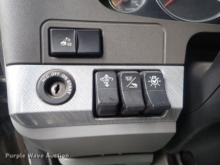 image for item DQ2983 2017 Kenworth T680  semi truck