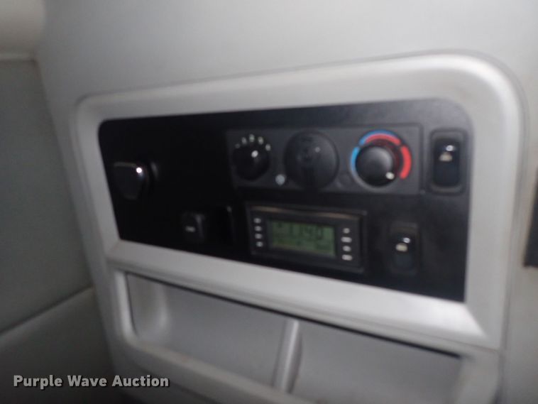 image for item DQ2983 2017 Kenworth T680  semi truck