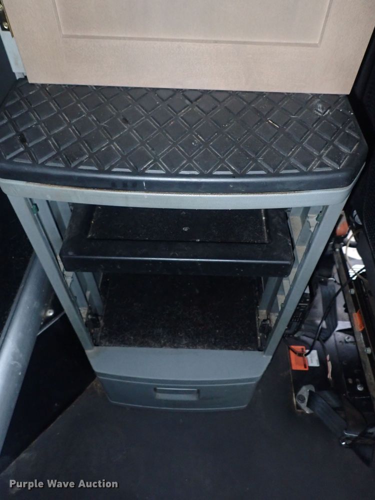 image for item DQ2983 2017 Kenworth T680  semi truck