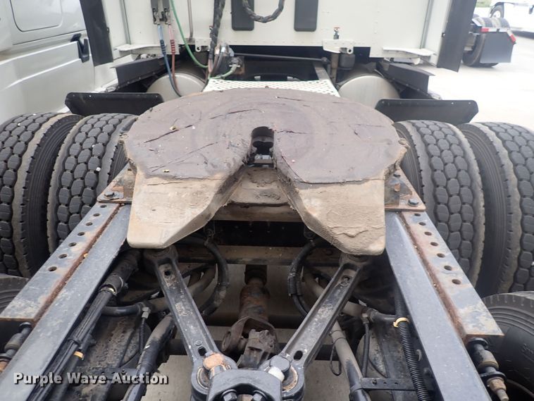 image for item DQ2983 2017 Kenworth T680  semi truck