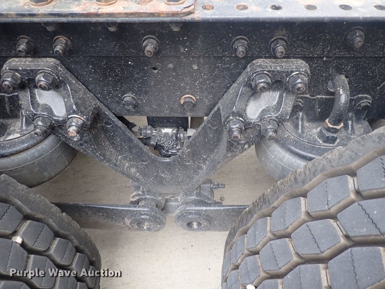 image for item DQ2983 2017 Kenworth T680  semi truck