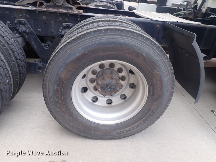 image for item DQ2983 2017 Kenworth T680  semi truck