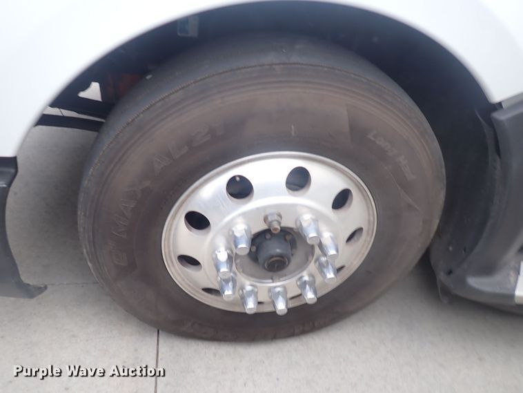 image for item DQ2983 2017 Kenworth T680  semi truck