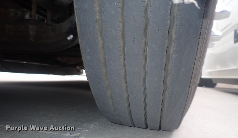 image for item DQ2983 2017 Kenworth T680  semi truck