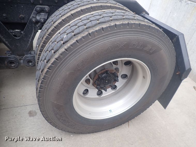 image for item DQ2983 2017 Kenworth T680  semi truck