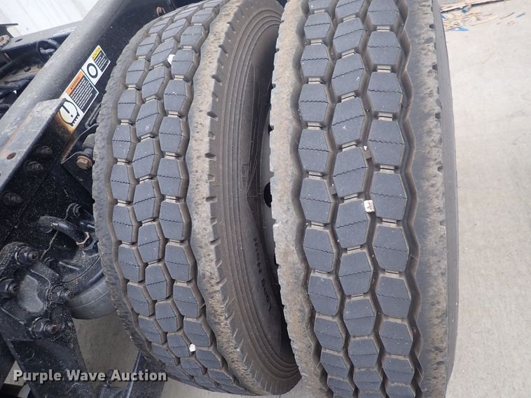 image for item DQ2983 2017 Kenworth T680  semi truck