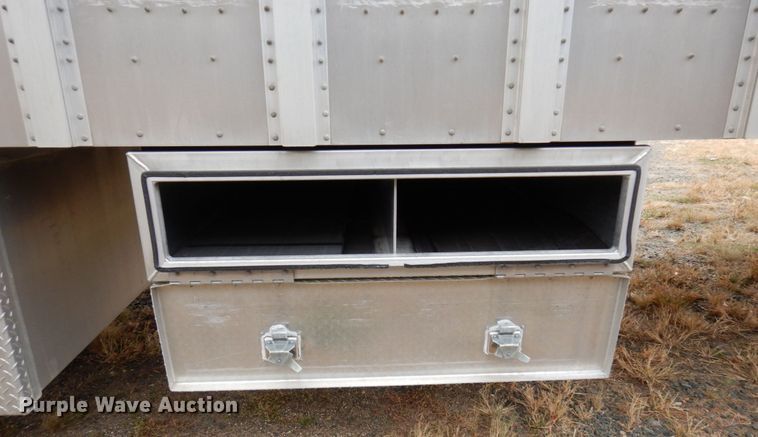 image for item DQ7256 2006 Wilson Trailers PSADL-400P  livestock trailer