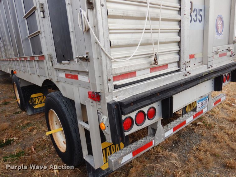 image for item DQ7256 2006 Wilson Trailers PSADL-400P  livestock trailer