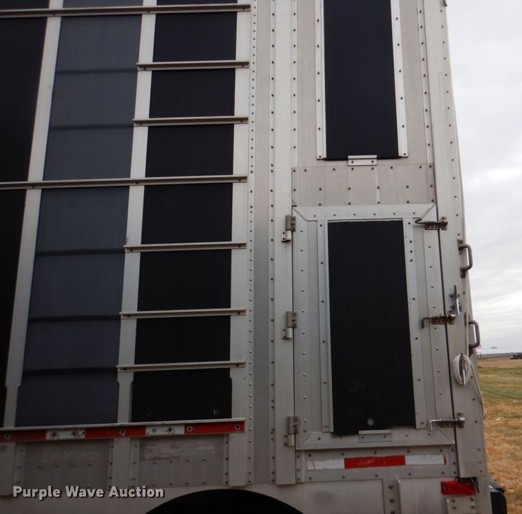 image for item DQ7256 2006 Wilson Trailers PSADL-400P  livestock trailer