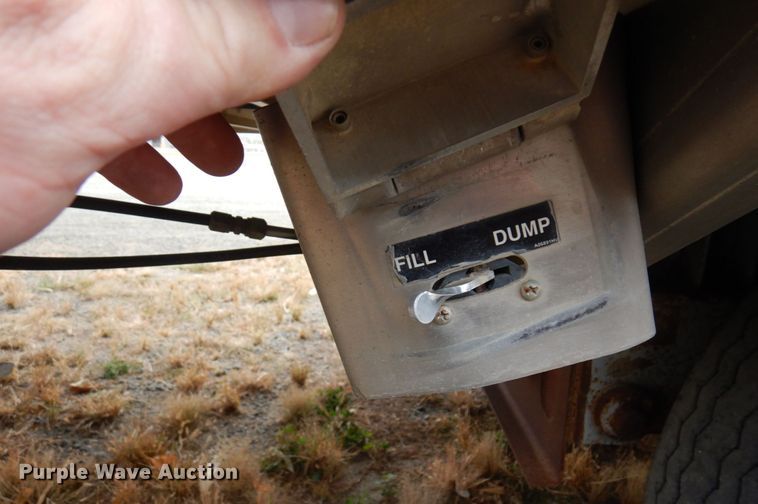 image for item DQ7256 2006 Wilson Trailers PSADL-400P  livestock trailer