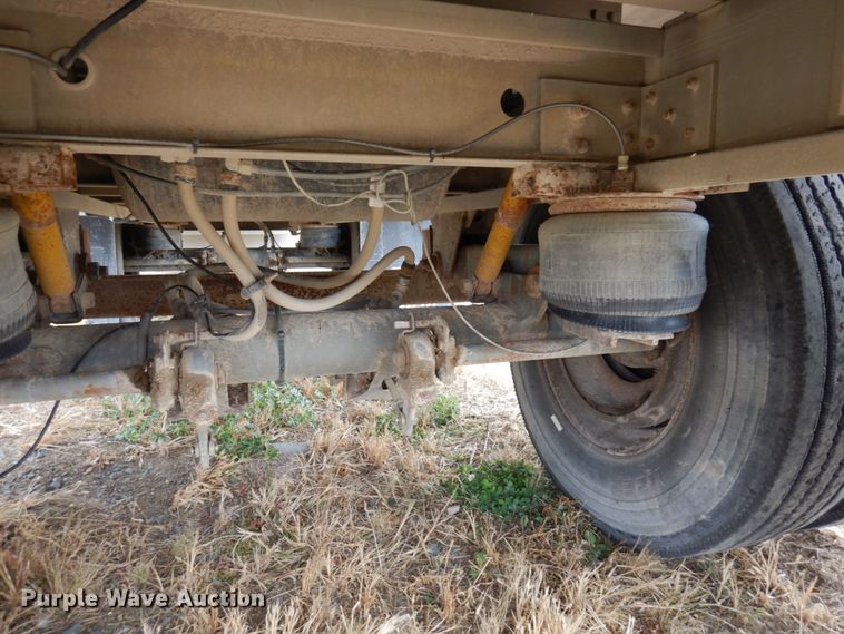 image for item DQ7256 2006 Wilson Trailers PSADL-400P  livestock trailer