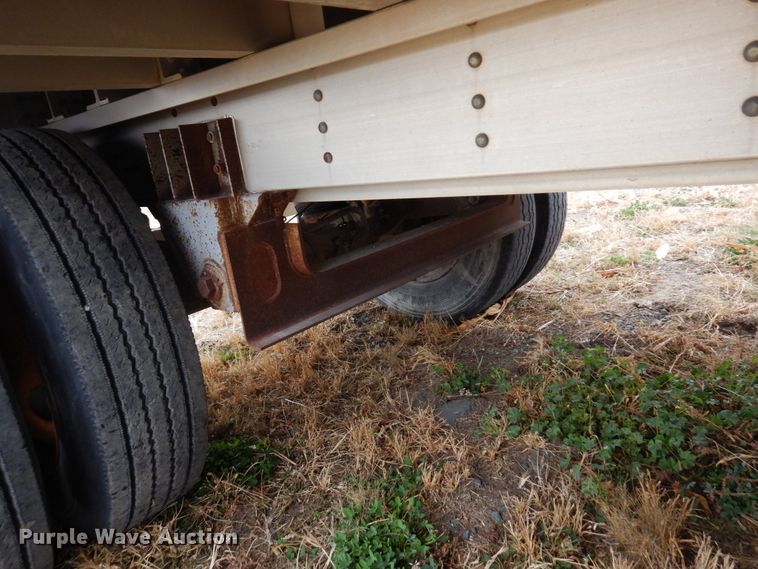 image for item DQ7256 2006 Wilson Trailers PSADL-400P  livestock trailer