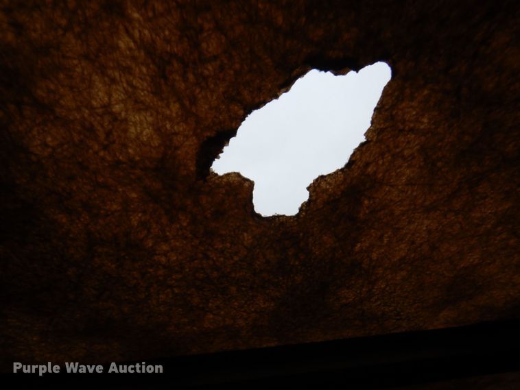 image for item DQ7256 2006 Wilson Trailers PSADL-400P  livestock trailer