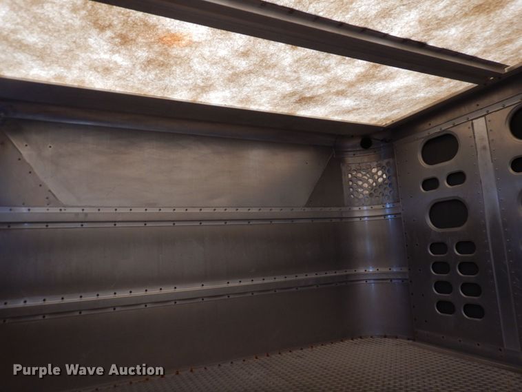 image for item DQ7256 2006 Wilson Trailers PSADL-400P  livestock trailer