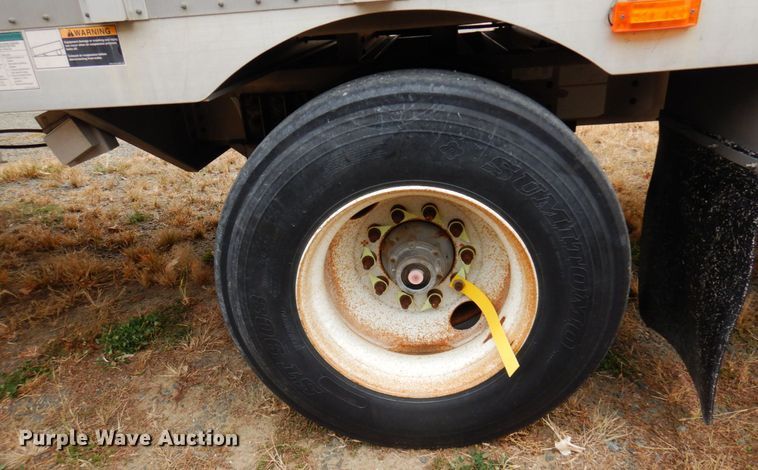 image for item DQ7256 2006 Wilson Trailers PSADL-400P  livestock trailer