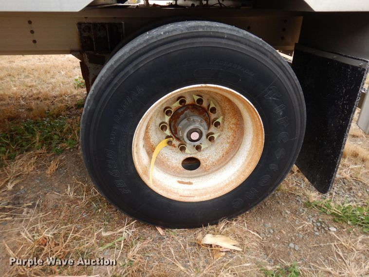 image for item DQ7256 2006 Wilson Trailers PSADL-400P  livestock trailer