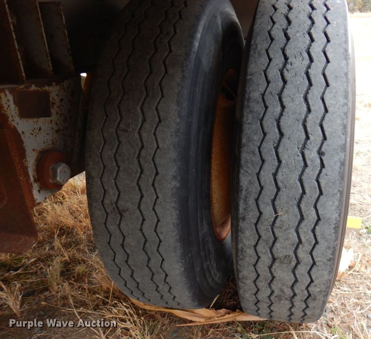 image for item DQ7256 2006 Wilson Trailers PSADL-400P  livestock trailer