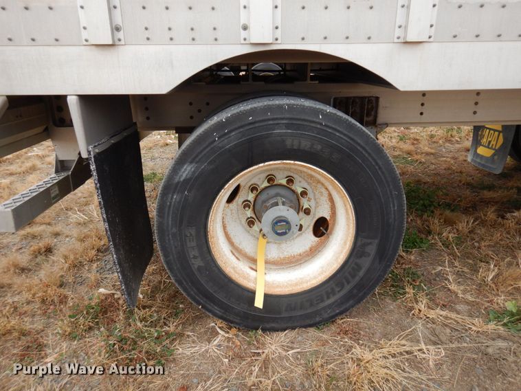 image for item DQ7256 2006 Wilson Trailers PSADL-400P  livestock trailer