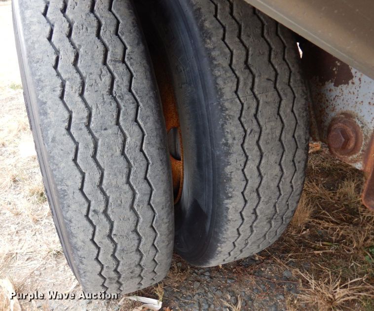 image for item DQ7256 2006 Wilson Trailers PSADL-400P  livestock trailer