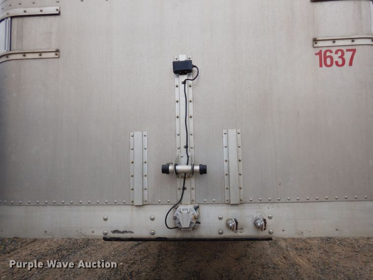 image for item DQ7257 2014 Wilson Trailers PSADL-400P  livestock trailer