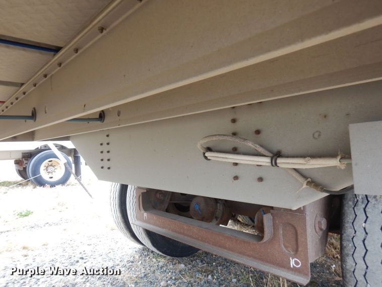 image for item DQ7257 2014 Wilson Trailers PSADL-400P  livestock trailer