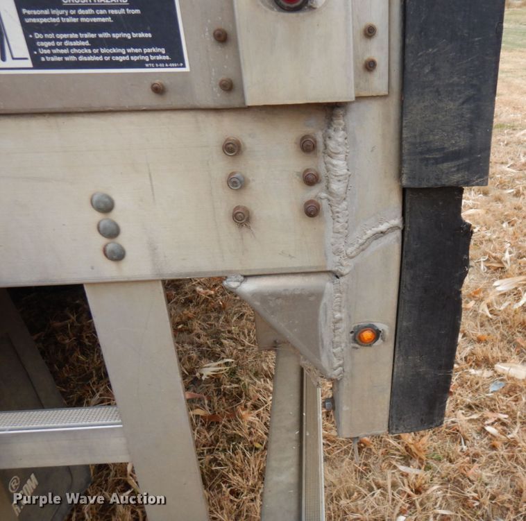 image for item DQ7257 2014 Wilson Trailers PSADL-400P  livestock trailer