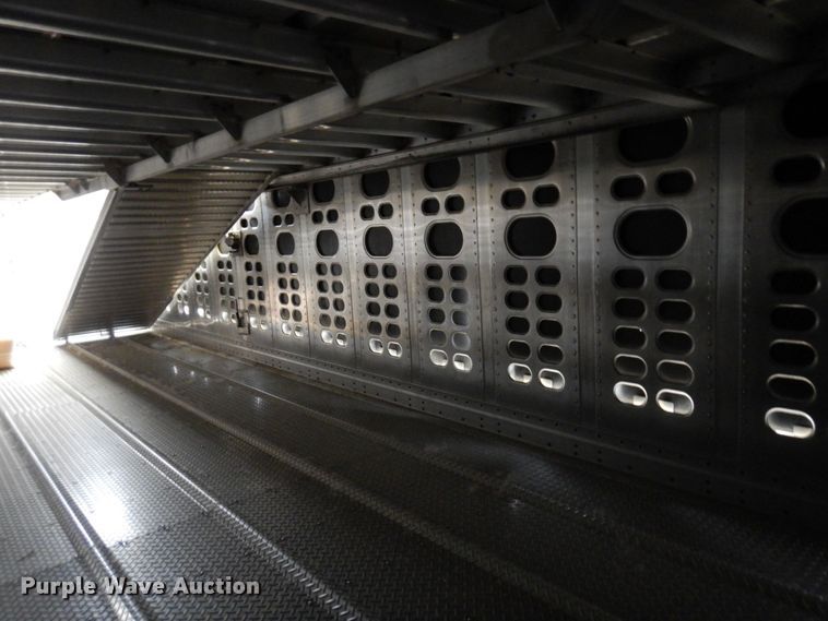 image for item DQ7257 2014 Wilson Trailers PSADL-400P  livestock trailer