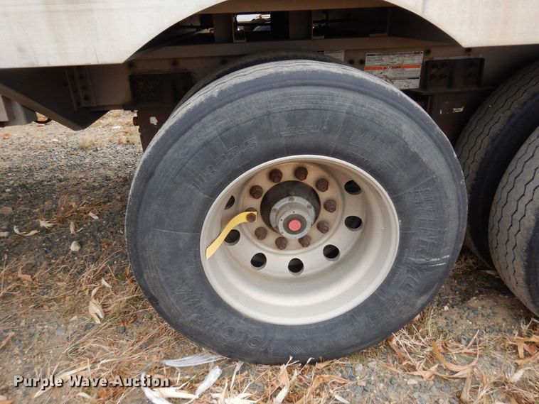 image for item DQ7257 2014 Wilson Trailers PSADL-400P  livestock trailer