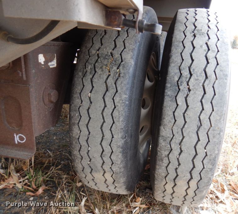 image for item DQ7257 2014 Wilson Trailers PSADL-400P  livestock trailer