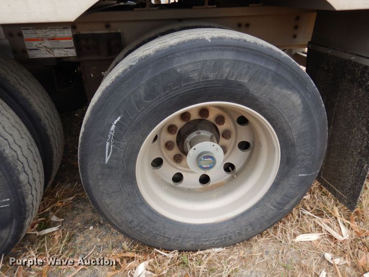 image for item DQ7257 2014 Wilson Trailers PSADL-400P  livestock trailer