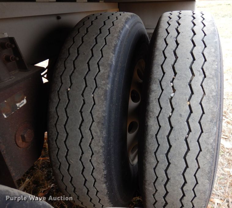 image for item DQ7257 2014 Wilson Trailers PSADL-400P  livestock trailer