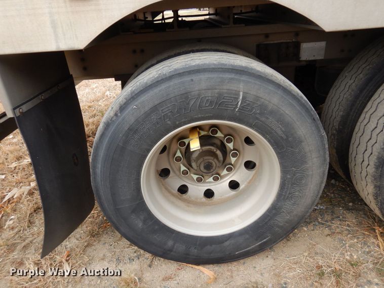 image for item DQ7257 2014 Wilson Trailers PSADL-400P  livestock trailer