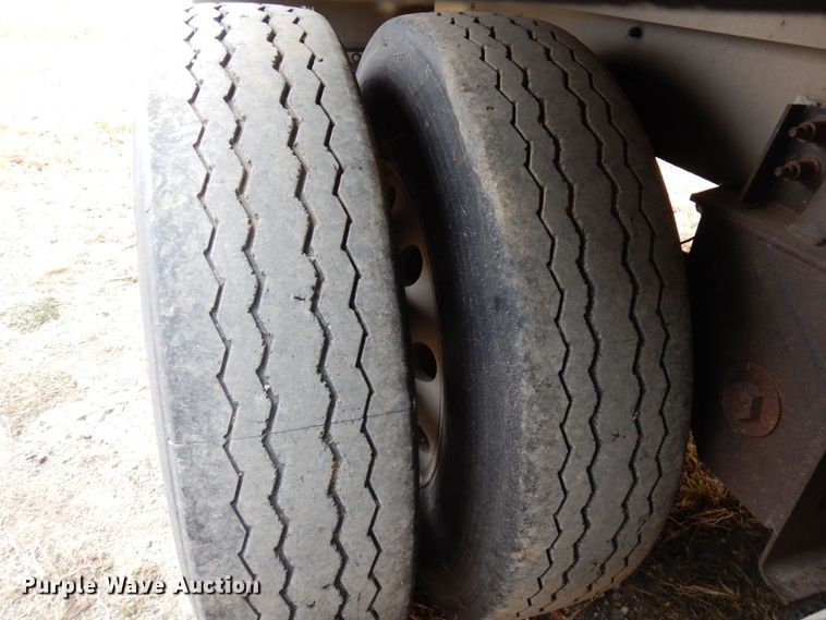 image for item DQ7257 2014 Wilson Trailers PSADL-400P  livestock trailer