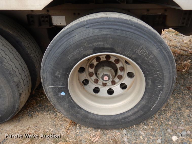 image for item DQ7257 2014 Wilson Trailers PSADL-400P  livestock trailer