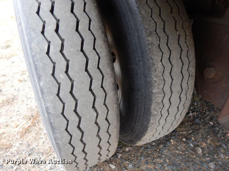 image for item DQ7257 2014 Wilson Trailers PSADL-400P  livestock trailer