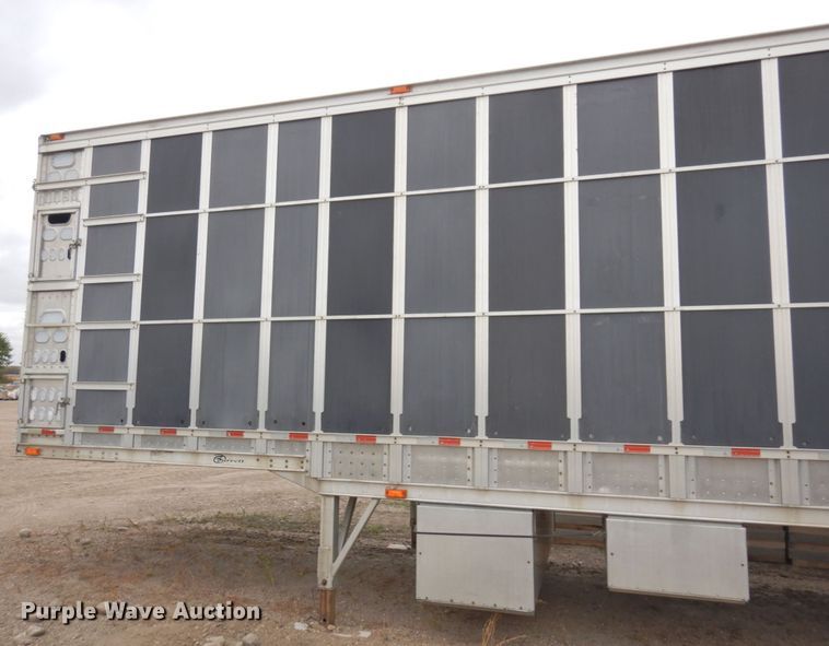 image for item DQ7261 2008 Barrett Trailers  livestock trailer