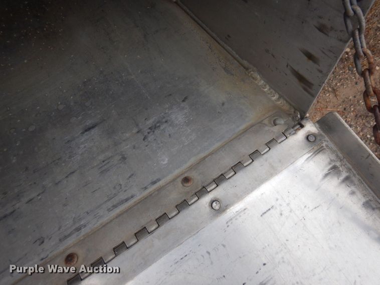 image for item DQ7261 2008 Barrett Trailers  livestock trailer